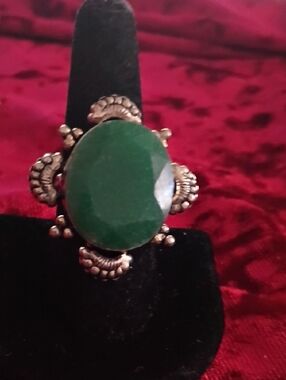 Very Vintage 40ct Emerald Cocktail Ring Size 8🤗😊